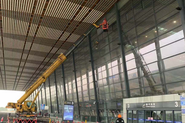 澄海玻璃幕墙维护和保养